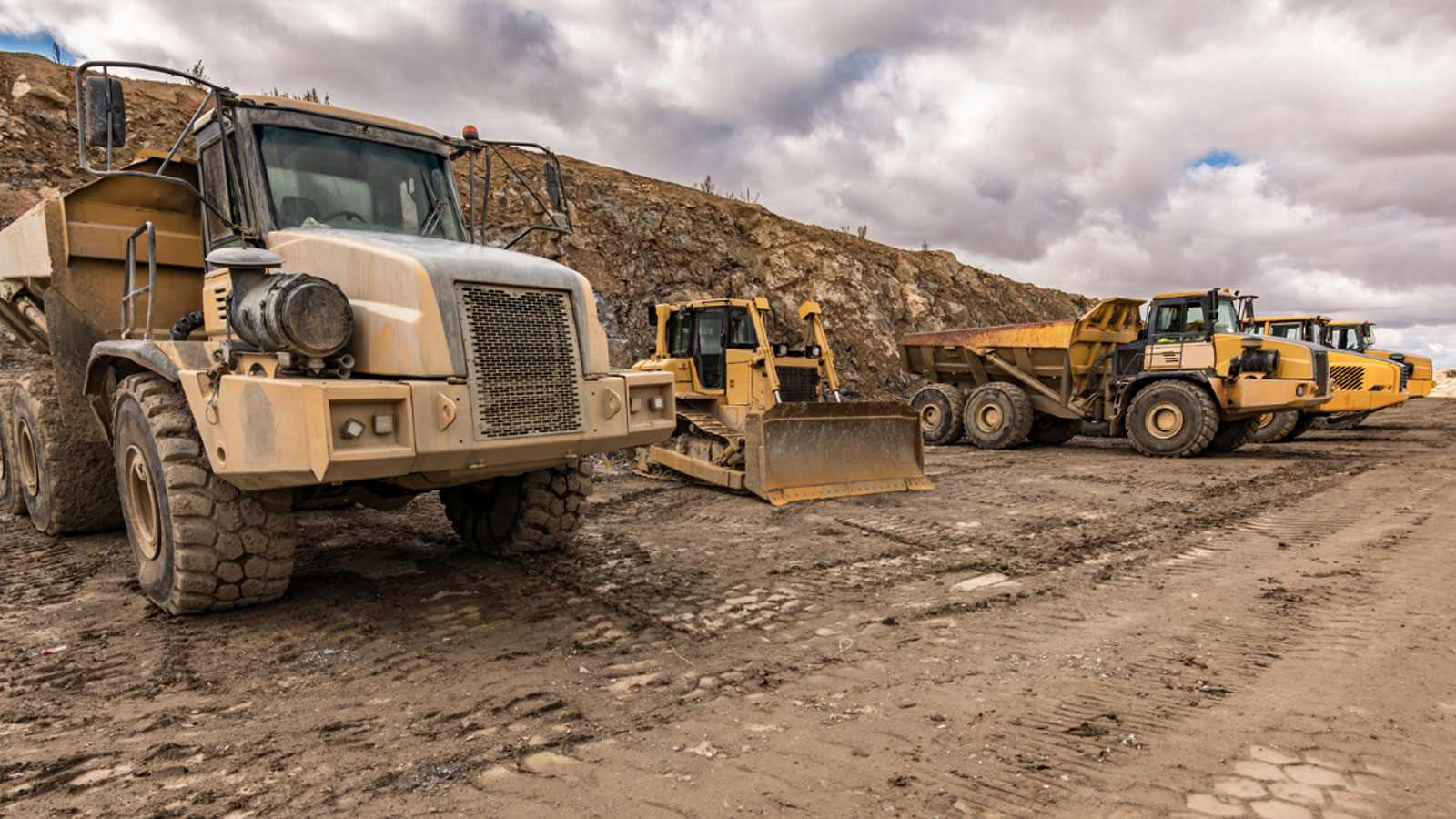 Home Page: Mining Truck Line-up